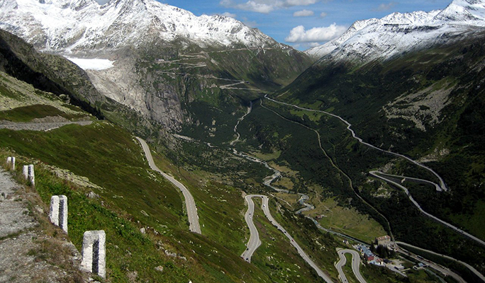 Bergpas door de Alpen